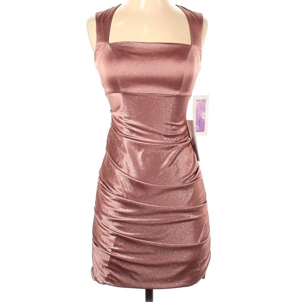 Blush Cocktail Dress XS Hailey Logan Women Shimmer Ruched Cut-Out Rose Gold